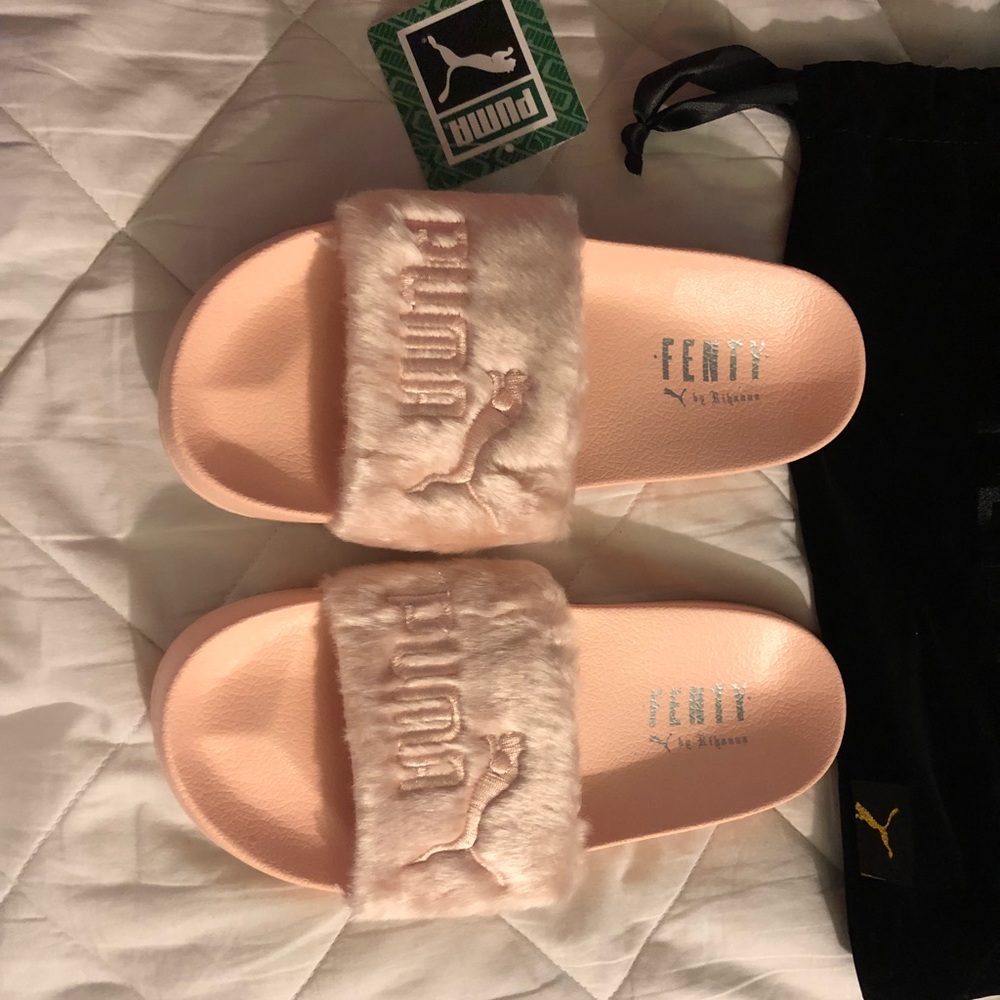 NWT Fenty Puma Leadcat Fur Slides Pink size 5.5